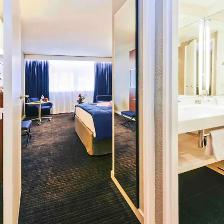 Mercure Centre Parlement מלון רן