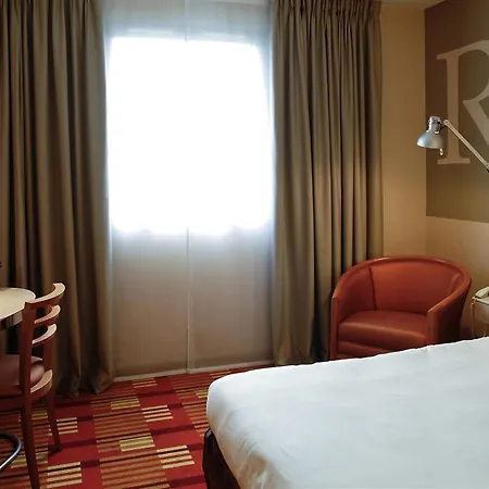 Mercure Centre Parlement מלון רן