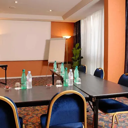 Mercure Centre Parlement Отель Ренн